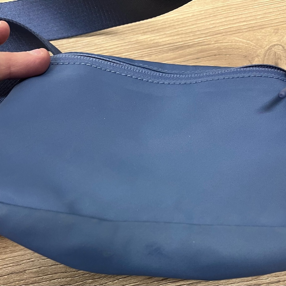 lululemon Everywhere Belt Bag Pitch Blue - Picture 7 of 9